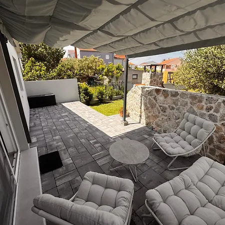 Apartment Una Murter